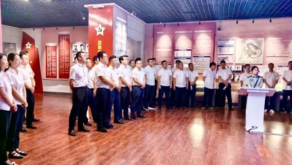 在中國共產(chǎn)黨建黨103周年之際，為了重溫黨的光輝歷史，讓大家繼承和發(fā)揚(yáng)黨的光榮傳統(tǒng)和優(yōu)良作風(fēng)，把廣大黨員的思想和工作實(shí)效落實(shí)到公司高質(zhì)量發(fā)展奮進(jìn)目標(biāo)上來。近日，交科公司黨委二公司黨支部、四公司黨支部、